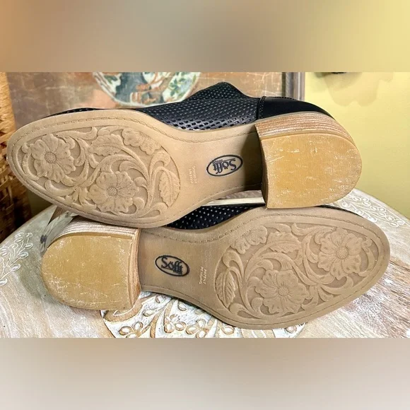 EUC Sofft Black Perforated Leather Ankle Bootie w/ V Notch Size: 8.5 - Picture 11 of 12